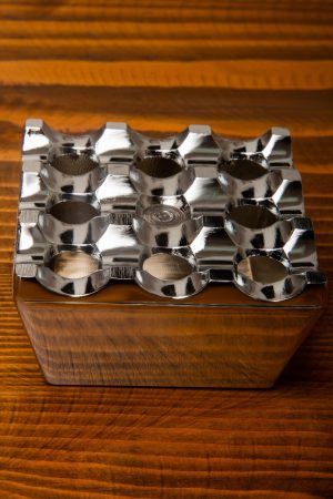 6 farklı renk seçeneği bulunan ızgaralı döküm kare kül tablası serisi (Elegance, Gold, Antik, Bakır, Bronz, Nikel)